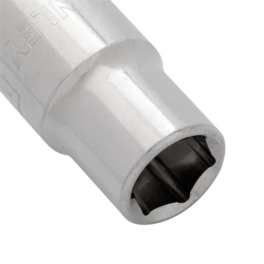 STANLEY 4-86-513 chrome socket, close-up of opening, silver finish, white background.