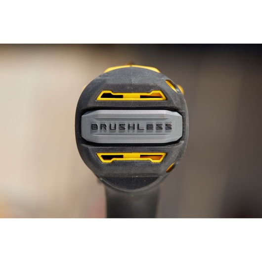 Taladro Percutor 13mm 20V Brushless + 2 Baterías Y Maleta