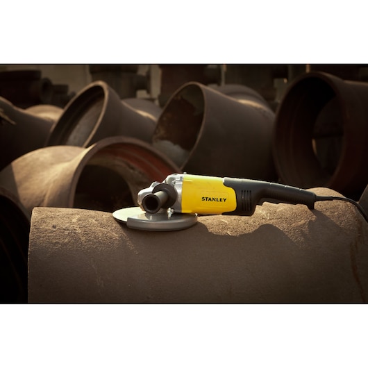 Amoladora Angular 7 pulg. (180mm) 2200W