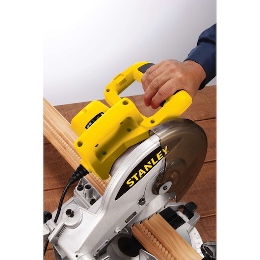 Sierra Ingleteadora 10 pulg. (254mm) 1500W